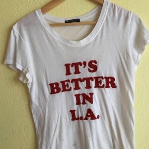 Groovy “it’s better in LA” Brandy Melville Tee 😍
